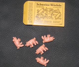 Originalbild zum Tauschartikel Bartl Schweine Würfeln Schweinerei Mini
