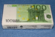 10 Taschentücher - 100 Euro Scheine