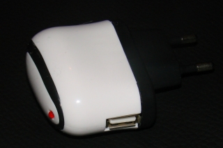 Originalbild zum Tauschartikel 230V USB-Netzteil weiss Reiselader Mini