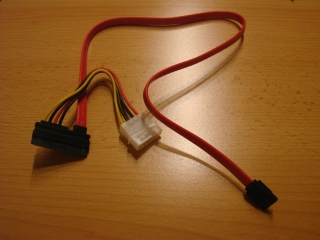Originalbild zum Tauschartikel SATA Kabel SATA Buchse inkl. Strom