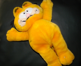 Originalbild zum Tauschartikel GARFIELD PLÜSCH 30CM