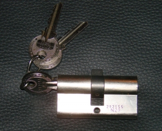 Sicherheitsschloss mit 3 Schlüsseln Tür